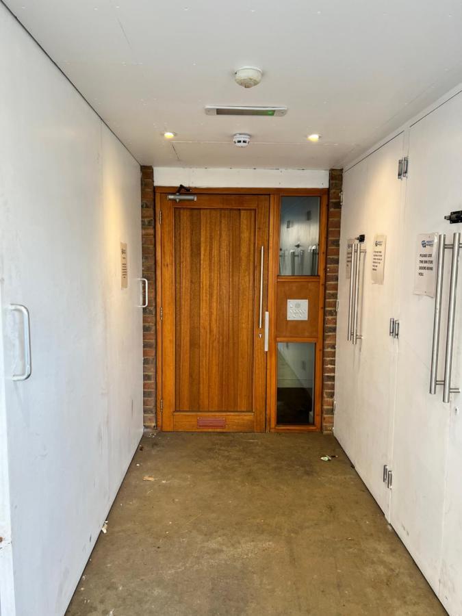 Lovely 1 Bedroom Apartment In South East Лондон Экстерьер фото